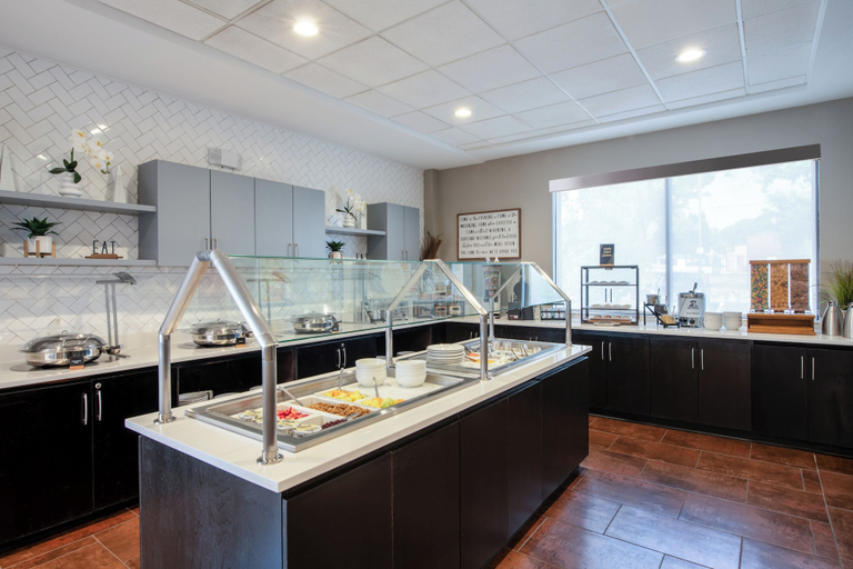 Food & Drinks 5, Staybridge Suites Atlanta Airport by IHG, Fulton