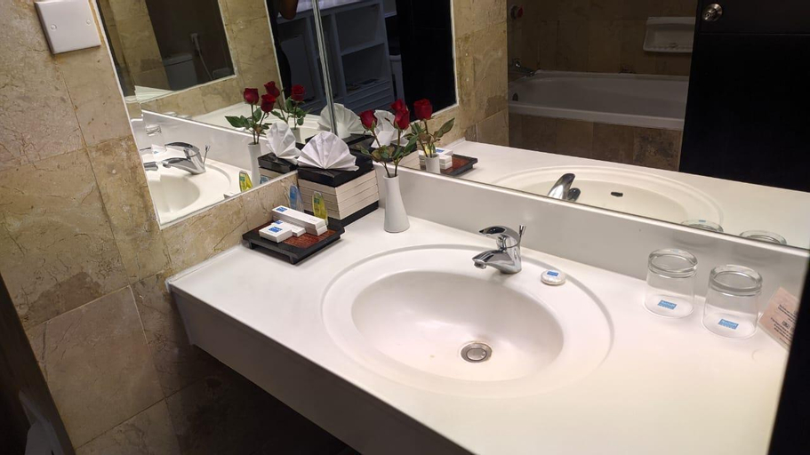 Bathroom 24