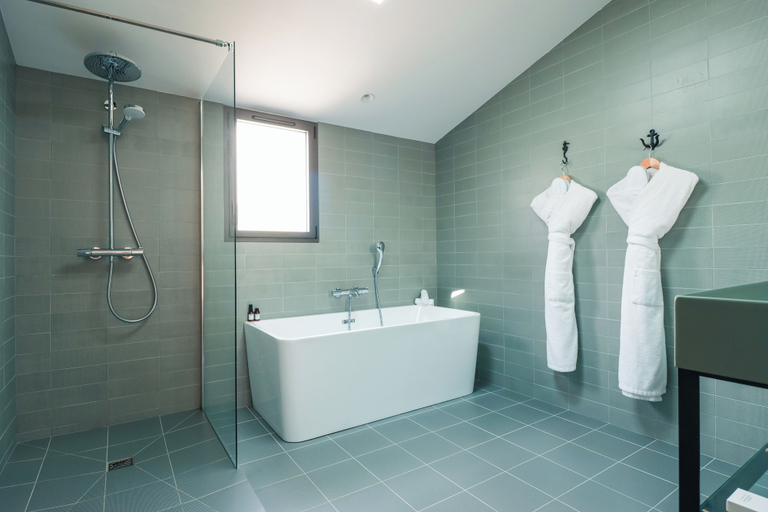 Bathroom 3, Les Hautes Mers - Fontenille Collection, Vendée