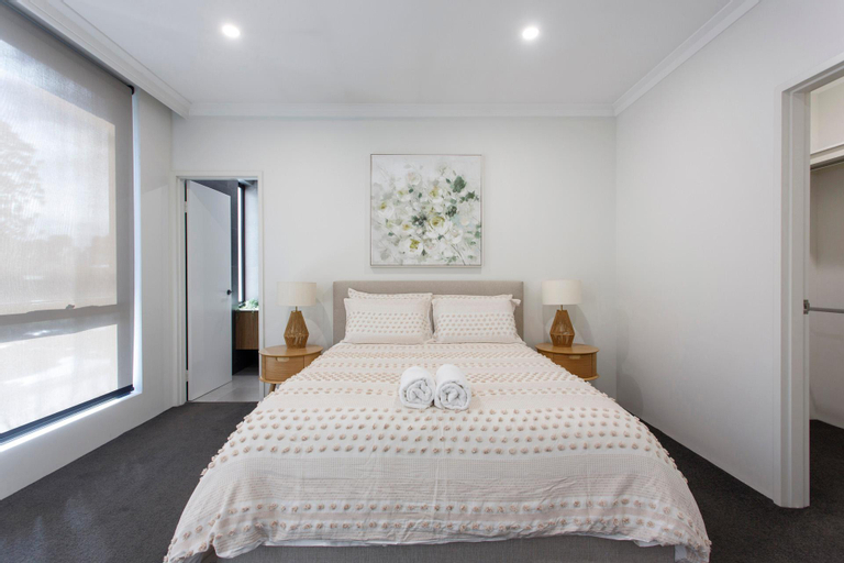 Westside Retreat, Perth