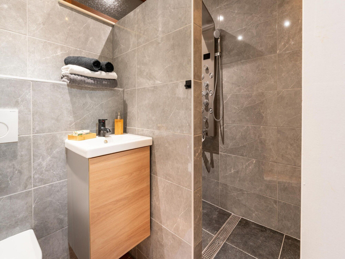 Bathroom 4, Luxury Apartment in Schin op Geul, Valkenburg aan de Geul