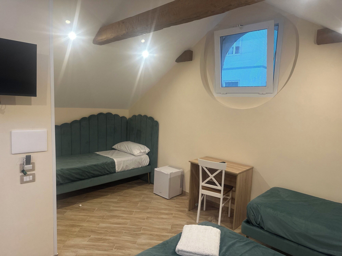 Bedroom 2, ATTIC ROOM, Napoli