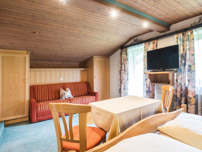 Dining 4, Appealing Apartment in Kleinarl With Ski-storage, Sankt Johann im Pongau