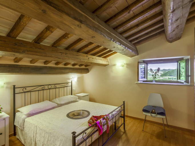 Bedroom 2, Beautiful Villa in Belforte All'isauro With Swimming Pool, Pesaro E Urbino