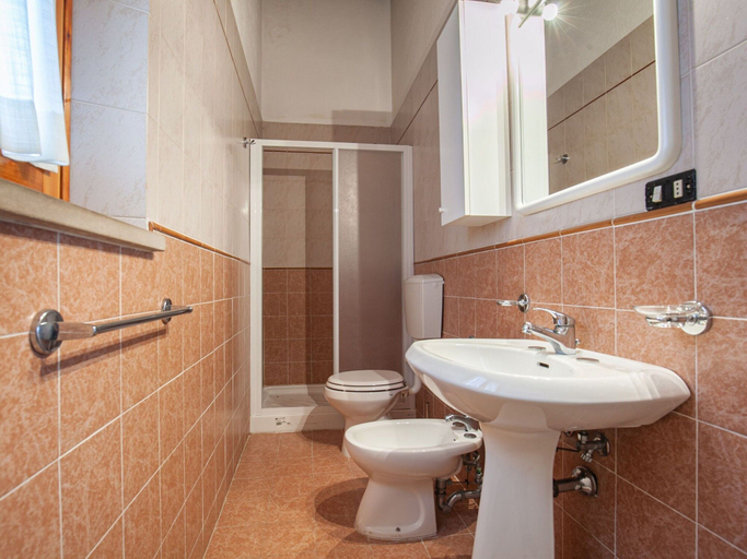 Bathroom 3, Idyllic Farmhouse in Gambassi Terme-fi With Swimming Pool, Florence