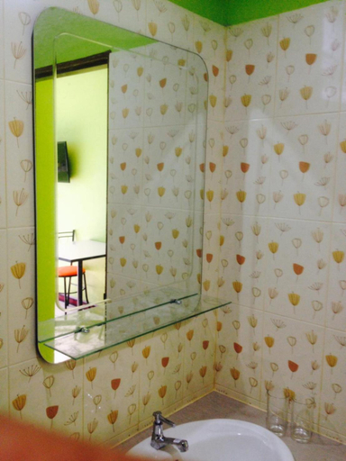 Bathroom 4, Southern Lanta Apartments, Ko Lanta