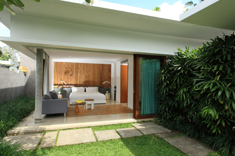 Exterior 12
