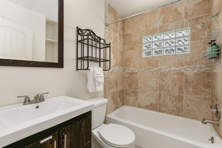 Bathroom, Sherwood Cottage - Steps From Old Town & River, Larimer