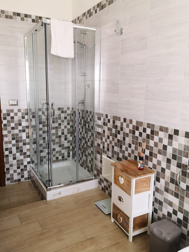 Bathroom 4, Franco house with pool, Pisa