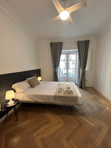 Others 4, Villa rooms, Madrid