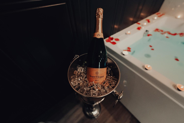 Food & Drinks, Mirror Suite Roma Jacuzzi Colosseo Monti, Rome