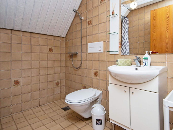 Bathroom 3, 5 Person Holiday Home in Romo, Tønder