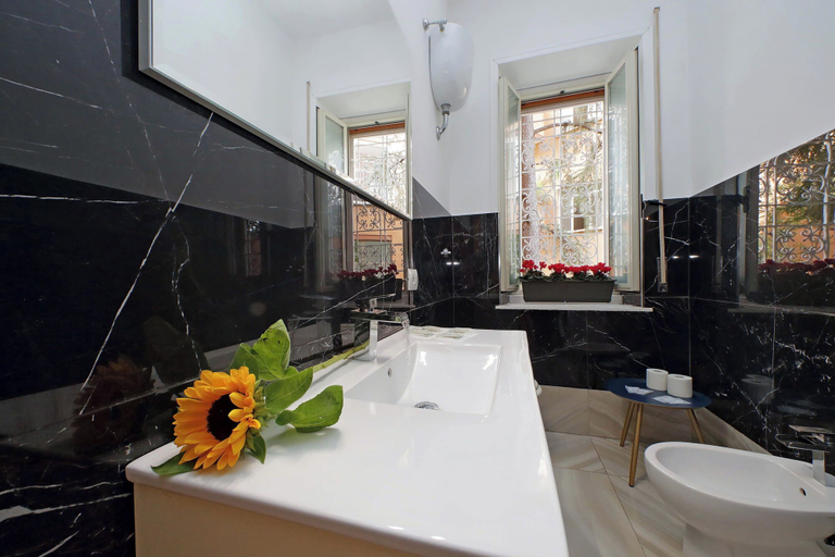 Bathroom 3, TM Apartment, Rome