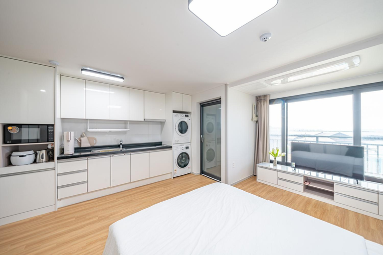 Others 5, Haedam House, Jeju