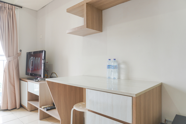 Others 4, Modern Look and Homey Studio Serpong Greenview Apartment By Travelio, Tangerang Selatan