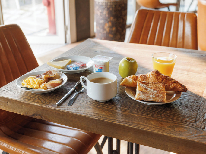Food & Drinks 5, B&B HOTEL Clermont-Ferand Nord Riom, Puy-de-Dôme