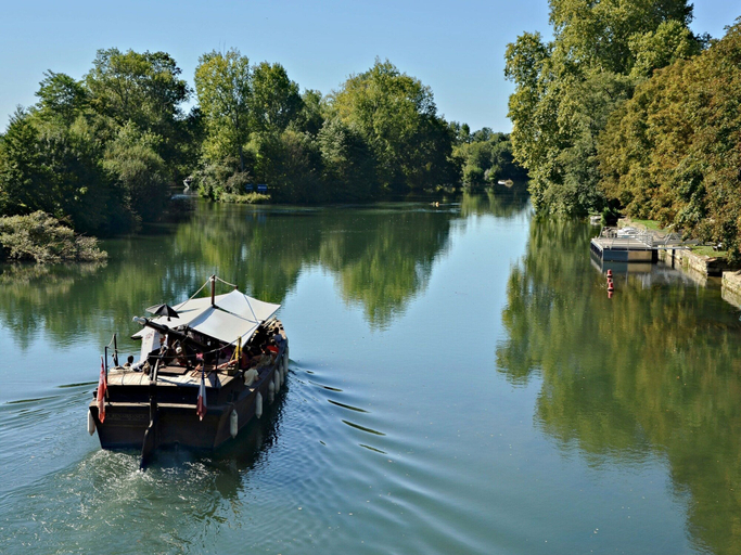 View from property 5, Luxury Apartment With Terrace, Sauna, Tennis, Pool, Charente