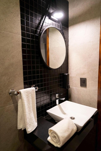 Bathroom 3, Aurora Hotel Boutique, Dist. Pochutla