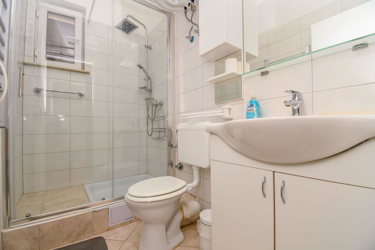 Bathroom 3, Apartments Helios, Kaštela