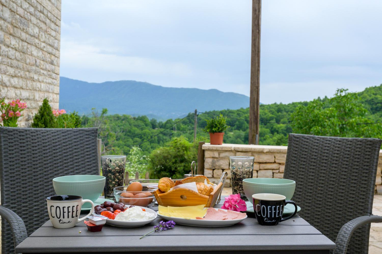 Food & Drinks 5, The five keys, Epirus