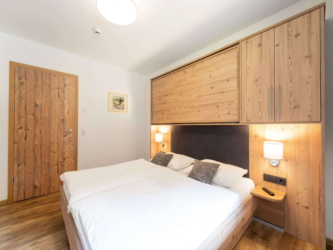 Room 3, Luxury Chalet in Saalbach-hinterglemm With Sauna, Zell am See