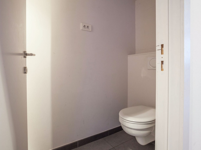 Bathroom 4, Holiday Home in Kortrijk for 8 Person, West-Vlaanderen