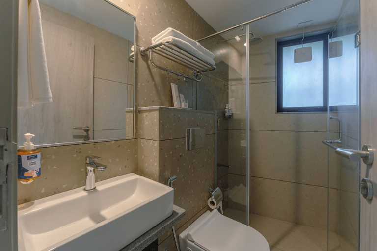 Bathroom, Comfort Inn Elite Goa, North Goa