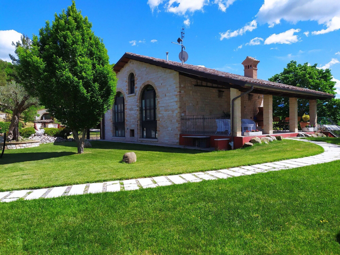 Exterior & Views 2, Large Holiday Home in Cagli With Pool, Pesaro E Urbino