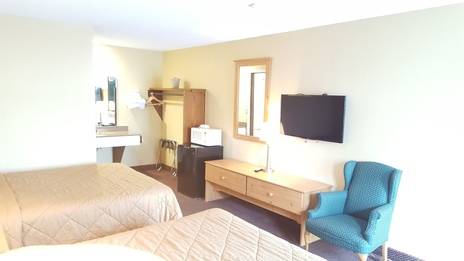 Bedroom 2, Oakdale Motel, Steele
