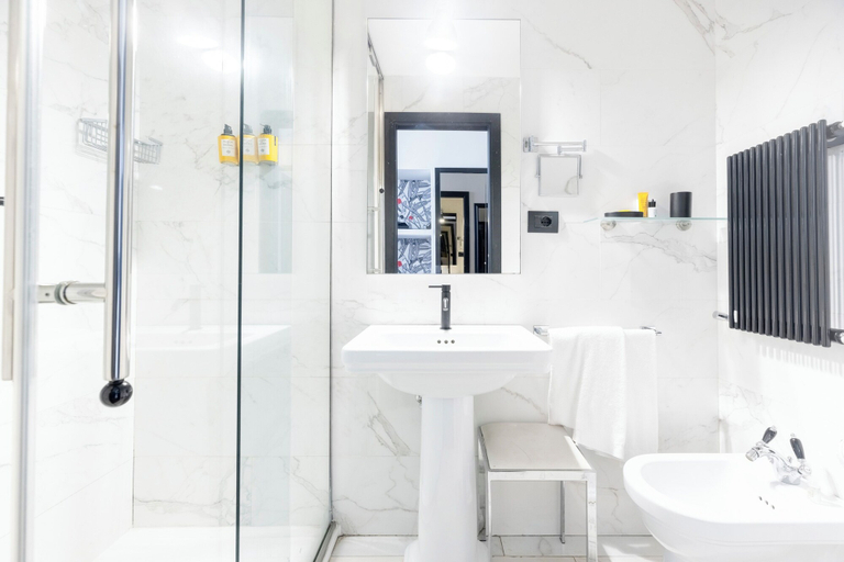 Bathroom 5, Roma Luxus Hotel, Rome