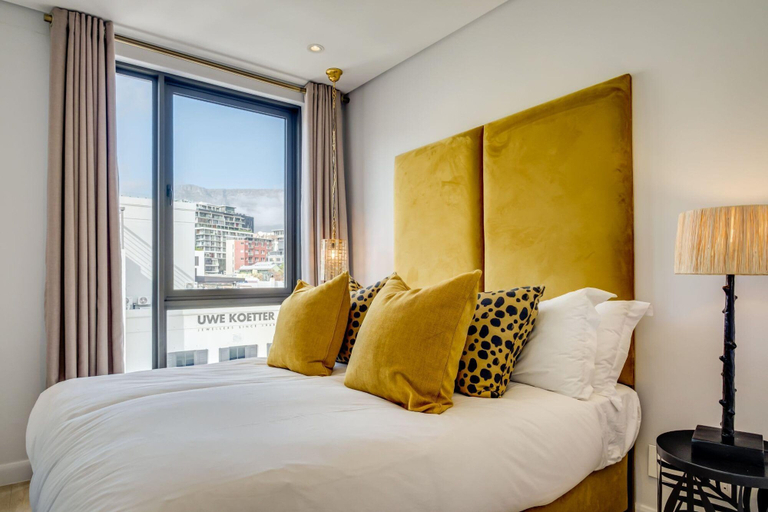 Bedroom 3, Beautiful Apartment With Mountain Views 404 on N, City of Cape Town