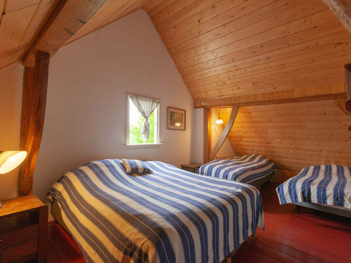 Bedroom 2, Cozy Apartment in Enschede Near Forest, Enschede
