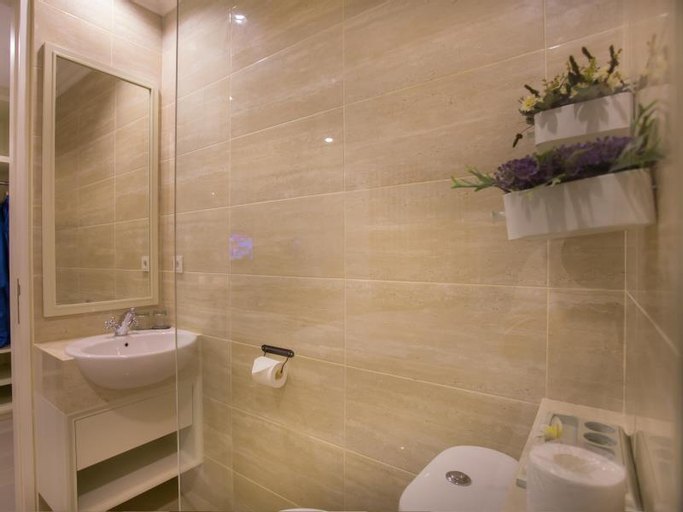 Bathroom 7
