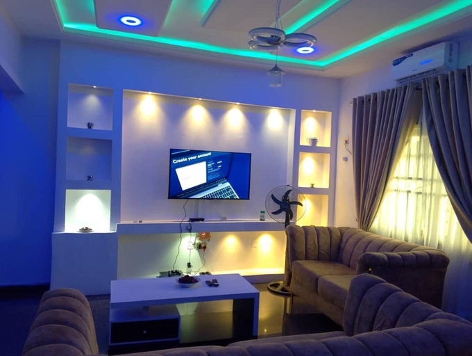 Living area 4, 2 Bed - Sleeps 4 With Free Parking, Ikpoba-Okha