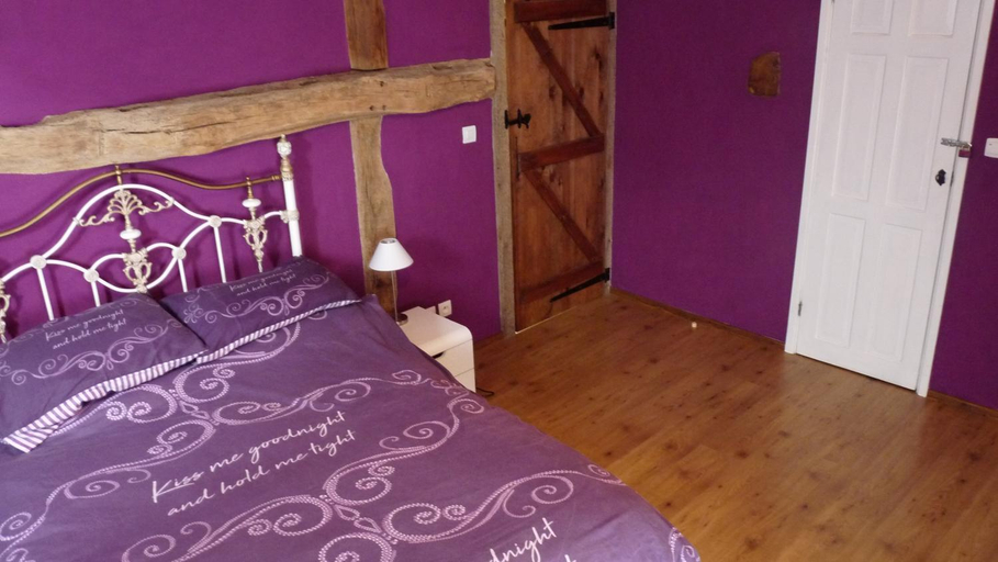 Bedroom 2, Maison la touchardiere, Manche