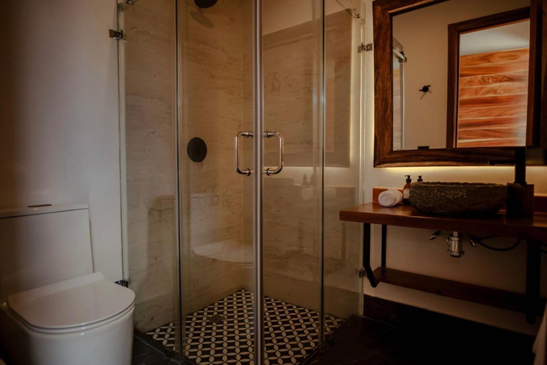 Bathroom 2, Villa Paradise Tulum Veleta 4BR private pool & jacuzzi, Cozumel