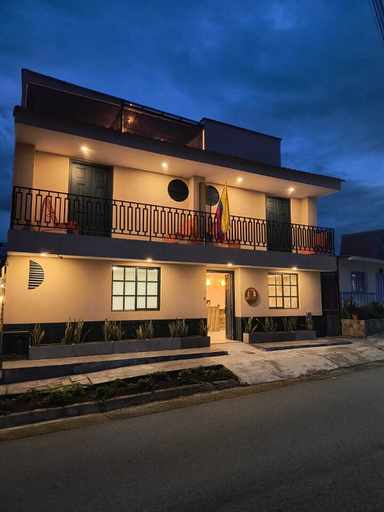 Exterior & Views