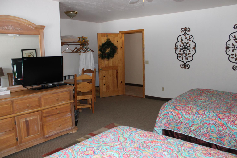 Bedroom 2, Edelweiss Resort Greer, Apache
