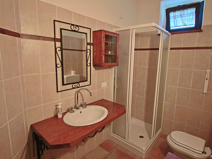 Bathroom 4, Large Holiday Home in Cagli With Pool, Pesaro E Urbino
