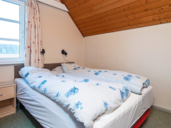 Bedroom 2, 5 Person Holiday Home in Romo, Tønder