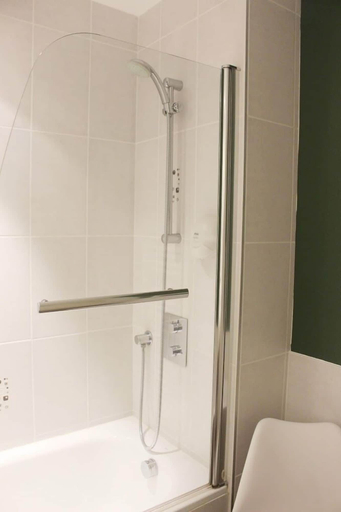 Bathroom 3, Au Bon Coin du Lac, Landes