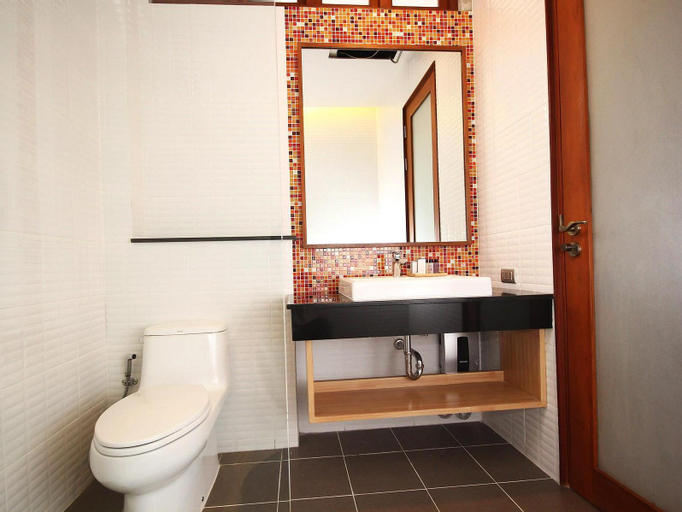 Bathroom 6