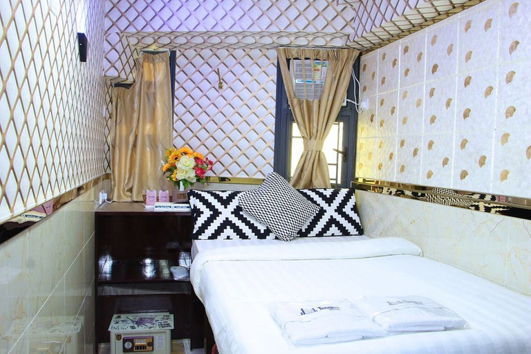 Bedroom 2, Room in Guest Room - Comfortable Standard Single Room, Kowloon