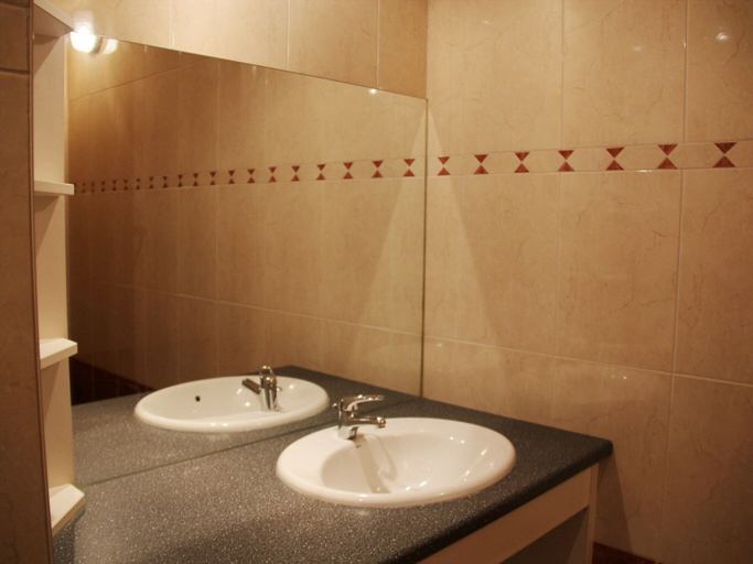 Bathroom, Peaceful Holiday Home in Les Vans, Ardeche With Pool, Ardèche