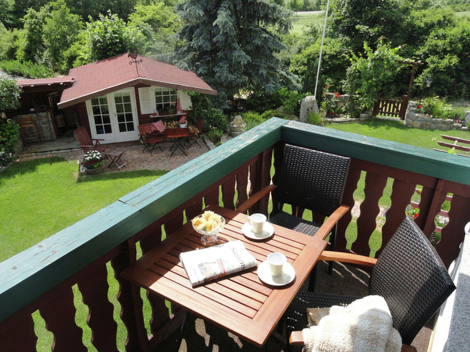 Balcony 3, Quaint Apartment in Zeil am Main With Terrace, Haßberge