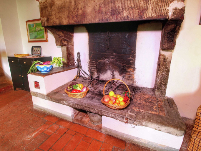 Food & Drinks 5, Apartment in a Farmhouse With Swimming Pool, Florence