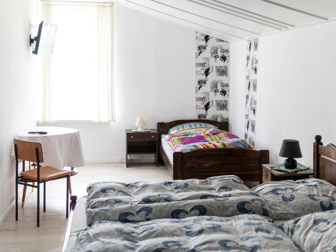 Bedroom 3, Lake-view Apartment in Klein Pravtshagen With Garden, Nordwestmecklenburg