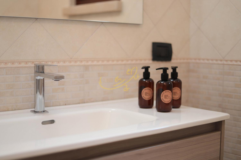 Bathroom, TD Villa Luna Trulli with Large Pool, Bari