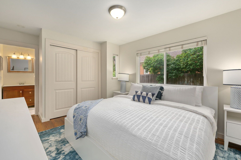 Bedroom 3, Sherwood Cottage - Steps From Old Town & River, Larimer