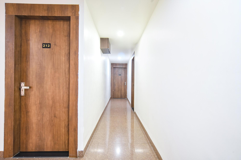 Public Area 2, Fabhotel Ten Eleven, Indore